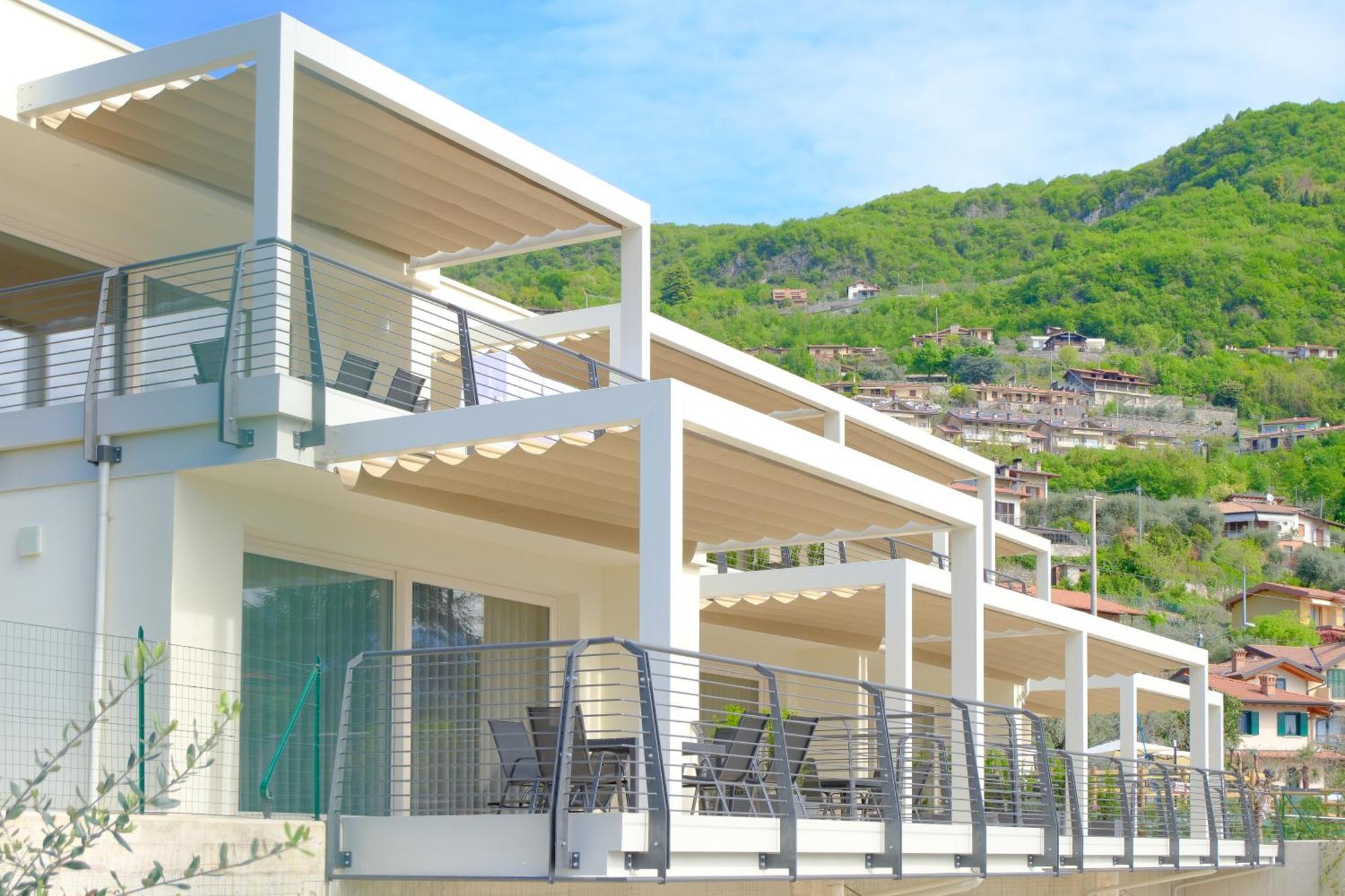 Costa Blu - Terrace Overlooking The Lake & Pool Riva di Solto Exterior photo
