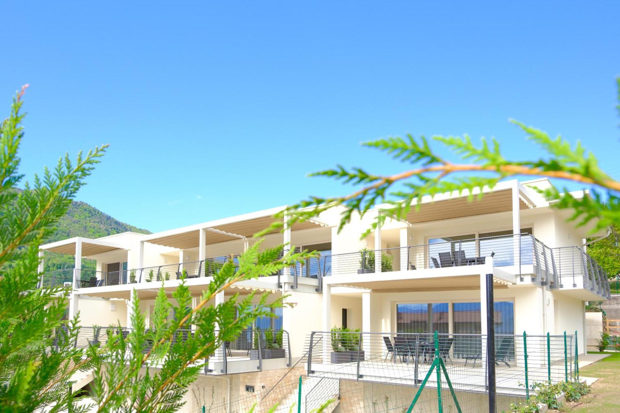 Costa Blu - Terrace Overlooking The Lake & Pool Riva di Solto Exterior photo